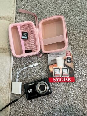 Kodak PixPro FZ55 Camera with Pink Carrying Case, Adapter and SanDisk Cards